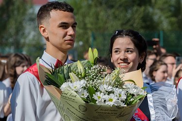 В школах Оренбуржья прозвенели Последние звонки 